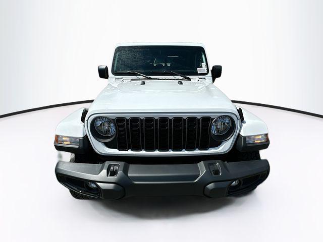 new 2024 Jeep Gladiator car, priced at $39,000