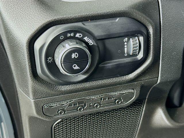 new 2025 Jeep Gladiator car, priced at $40,000
