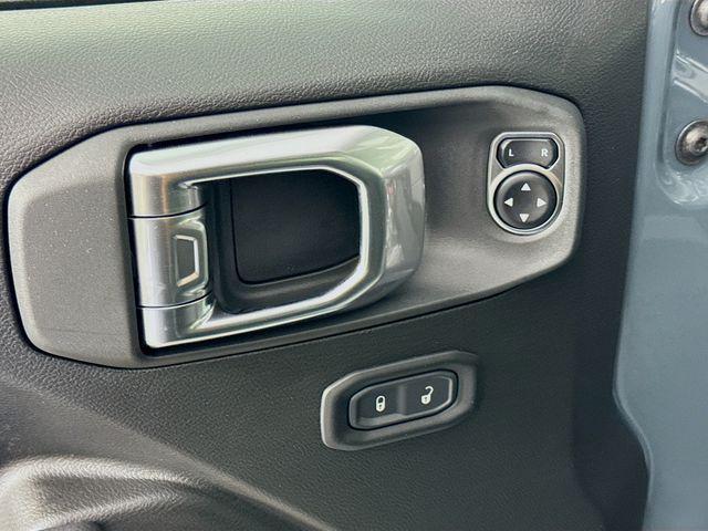 new 2025 Jeep Gladiator car, priced at $40,000