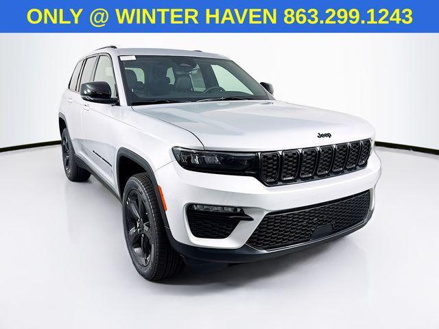 new 2025 Jeep Grand Cherokee car, priced at $42,000