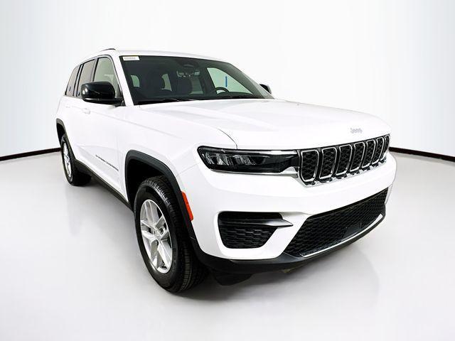 new 2025 Jeep Grand Cherokee car, priced at $36,000