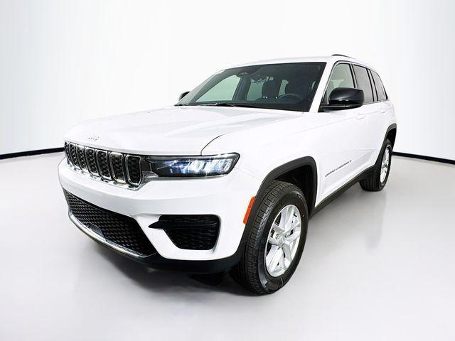 new 2025 Jeep Grand Cherokee car, priced at $36,000