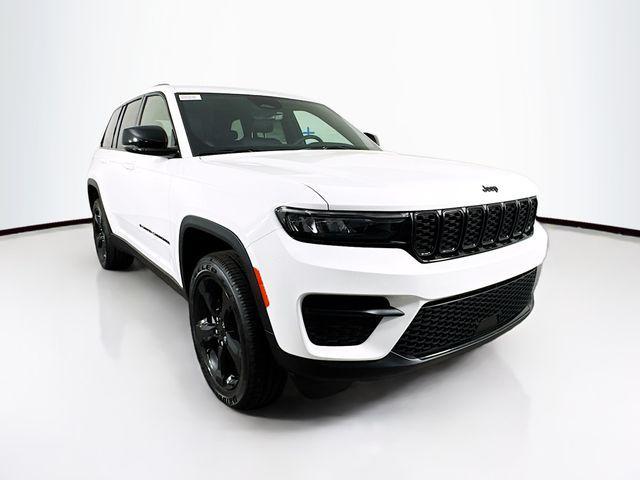 new 2025 Jeep Grand Cherokee car, priced at $42,000