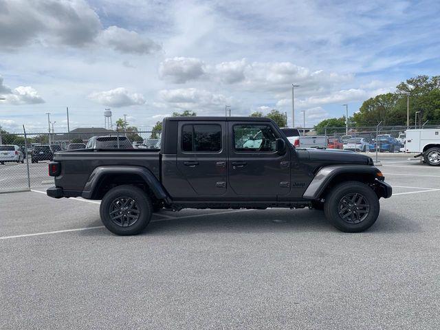 new 2024 Jeep Gladiator car, priced at $38,500