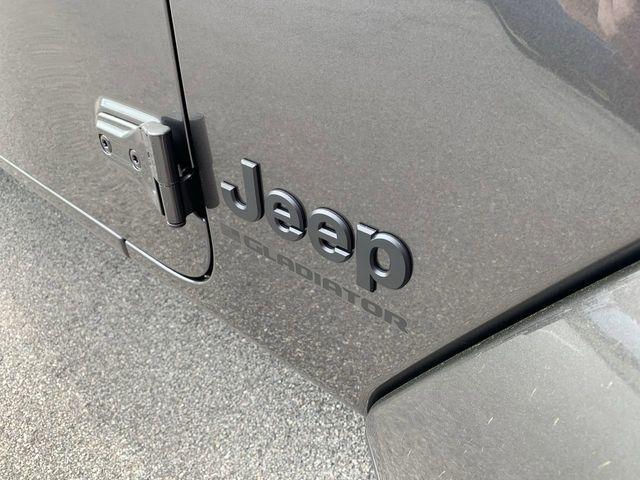 new 2024 Jeep Gladiator car, priced at $38,500