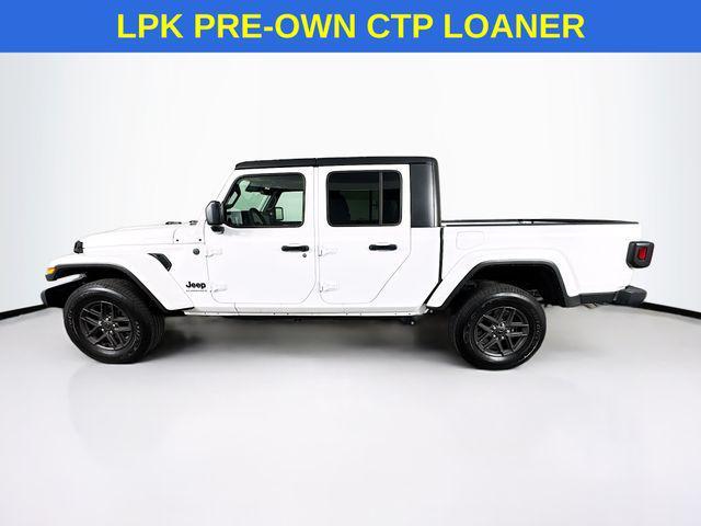 new 2024 Jeep Gladiator car, priced at $36,500