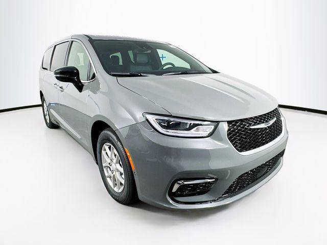 new 2025 Chrysler Pacifica car, priced at $39,500