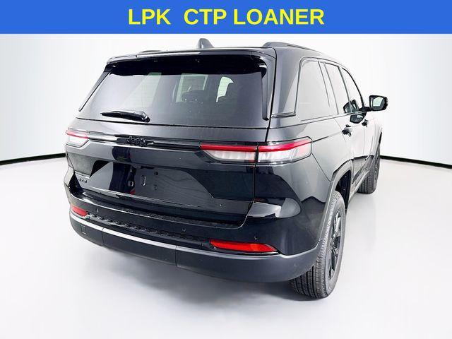 new 2025 Jeep Grand Cherokee car, priced at $42,750