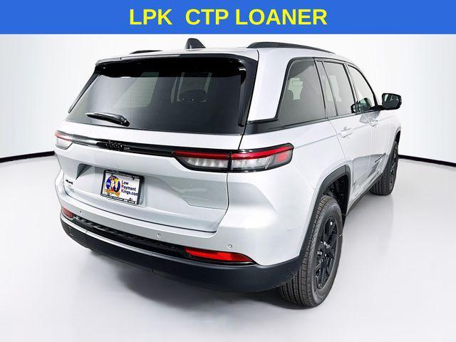 new 2025 Jeep Grand Cherokee car, priced at $41,000