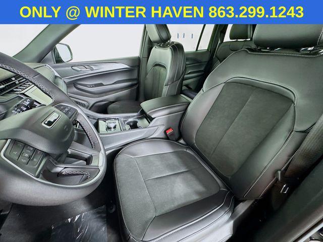 new 2025 Jeep Grand Cherokee car, priced at $38,500