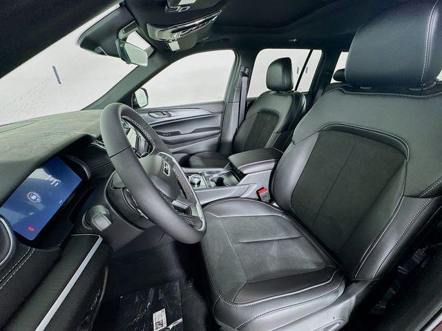 new 2025 Jeep Grand Cherokee car, priced at $42,750