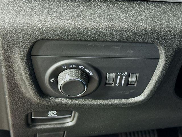 new 2025 Jeep Grand Cherokee car, priced at $42,750