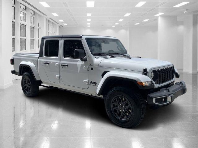 new 2024 Jeep Gladiator car, priced at $40,000