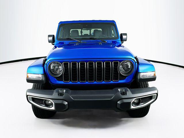 new 2024 Jeep Gladiator car, priced at $37,500