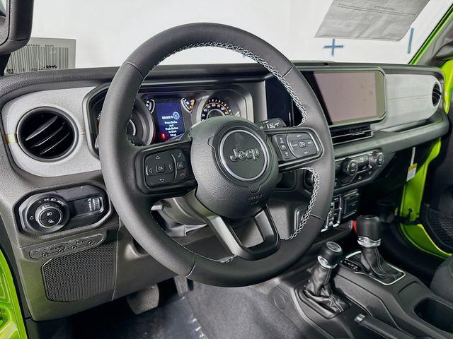 new 2025 Jeep Gladiator car, priced at $40,000