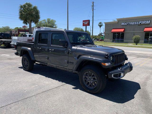 new 2024 Jeep Gladiator car, priced at $39,500