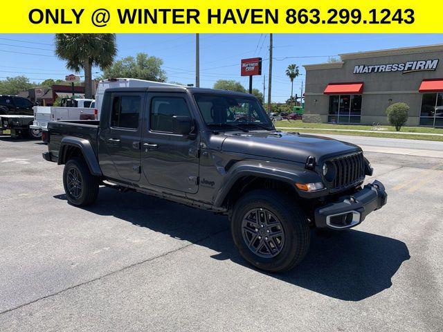 new 2024 Jeep Gladiator car, priced at $40,000