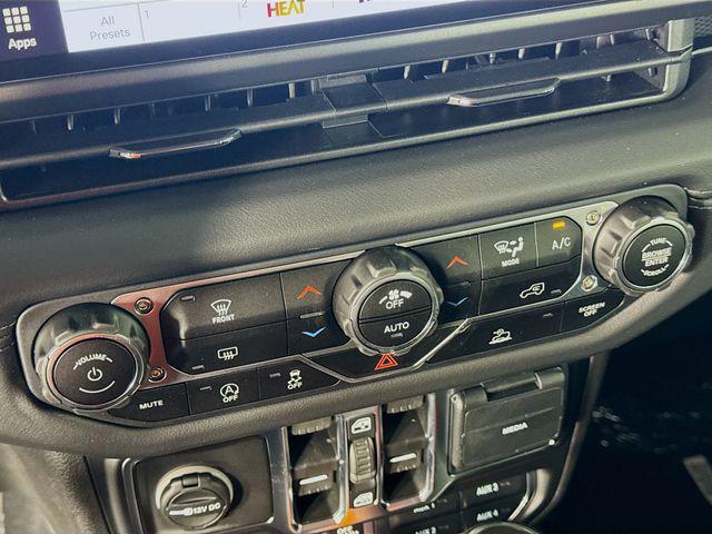 new 2025 Jeep Gladiator car, priced at $46,000