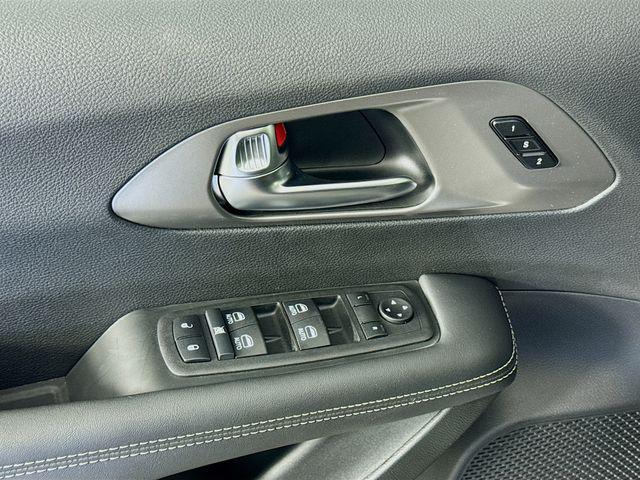 new 2025 Chrysler Pacifica car, priced at $40,000
