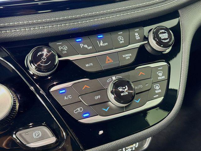 new 2025 Chrysler Pacifica car, priced at $40,000
