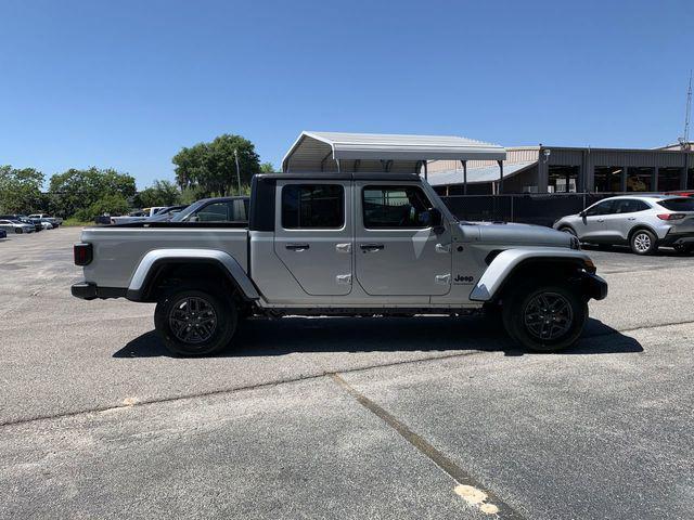 new 2024 Jeep Gladiator car, priced at $36,000