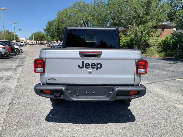 new 2024 Jeep Gladiator car, priced at $40,500