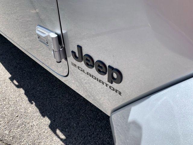 new 2024 Jeep Gladiator car, priced at $36,000