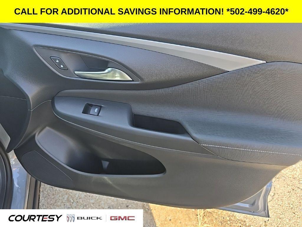 new 2025 Buick Envista car, priced at $25,878