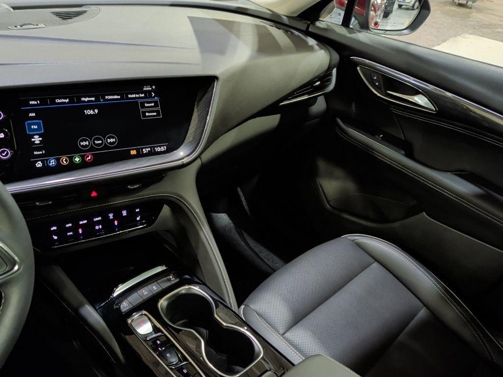 used 2022 Buick Envision car, priced at $23,914