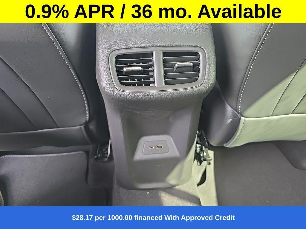 new 2025 Buick Envision car, priced at $37,032