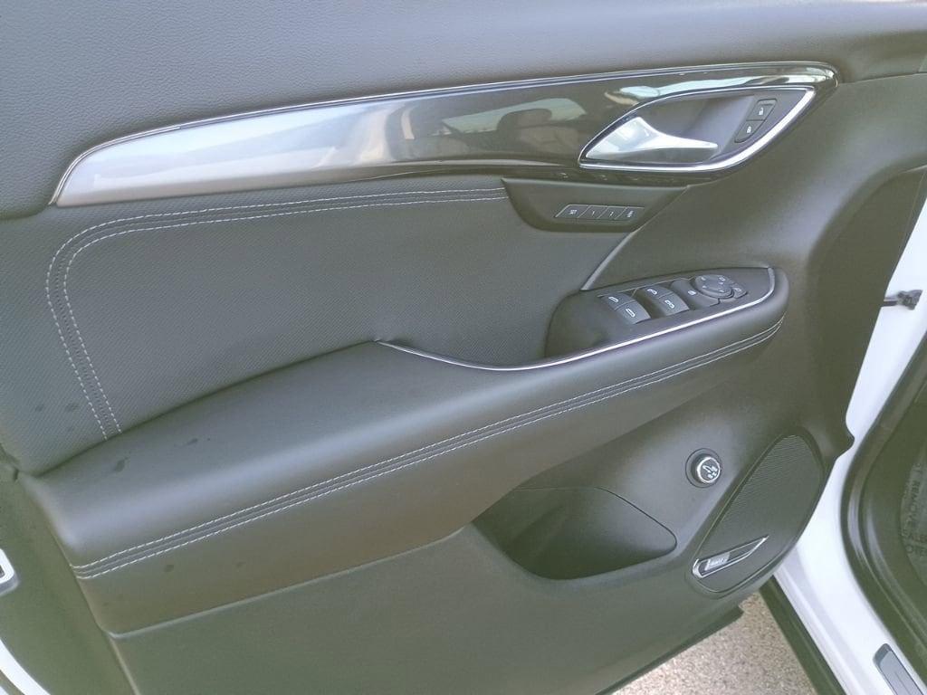 used 2025 Buick Envision car, priced at $33,810