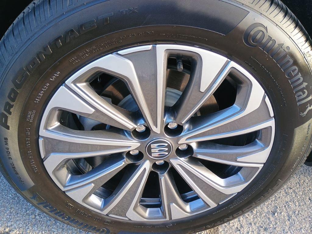 used 2025 Buick Envision car, priced at $33,810