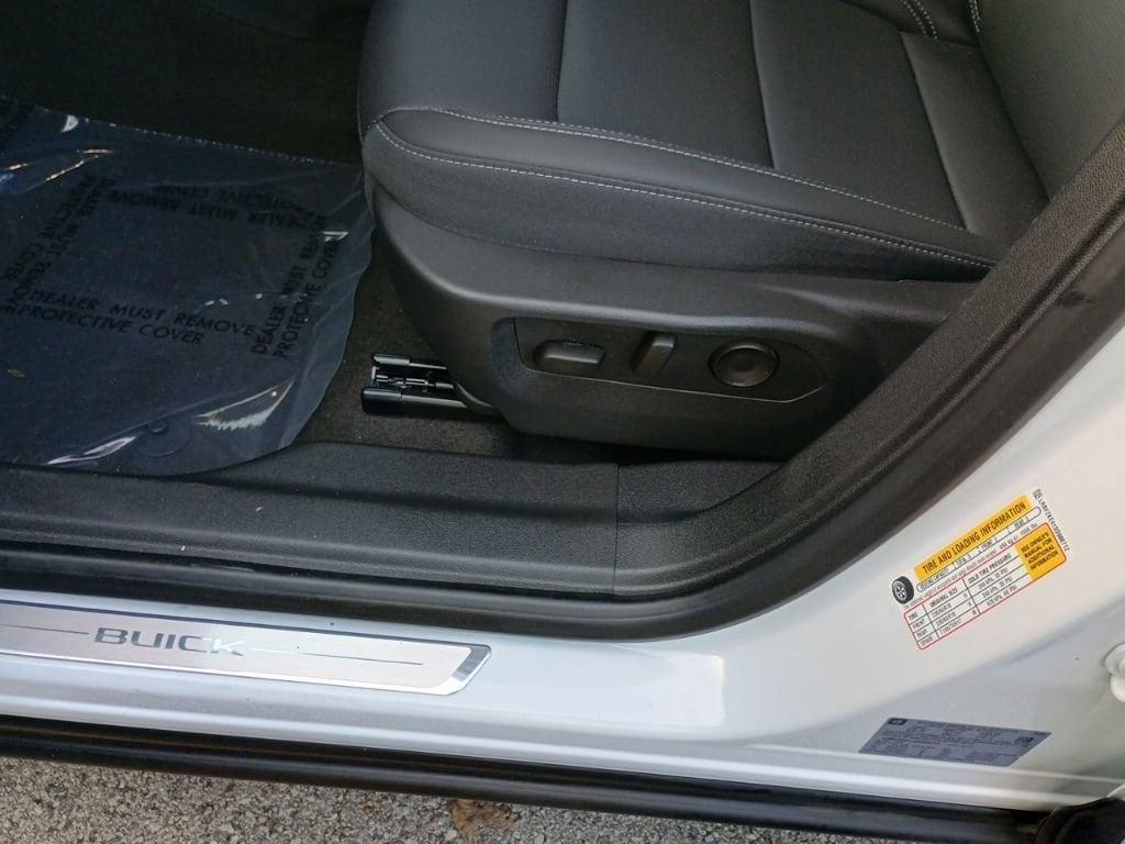 used 2025 Buick Envision car, priced at $33,810