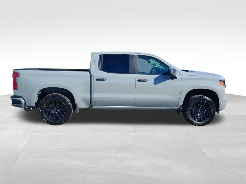 used 2025 Chevrolet Silverado 1500 car, priced at $40,811