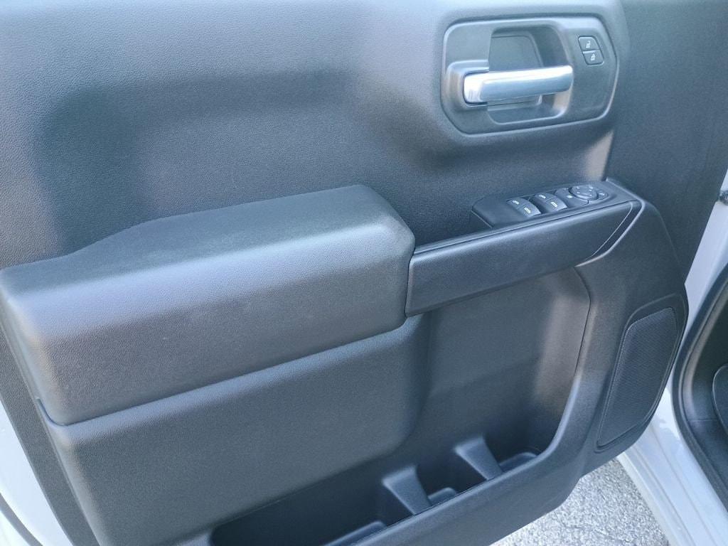 used 2025 Chevrolet Silverado 1500 car, priced at $40,811