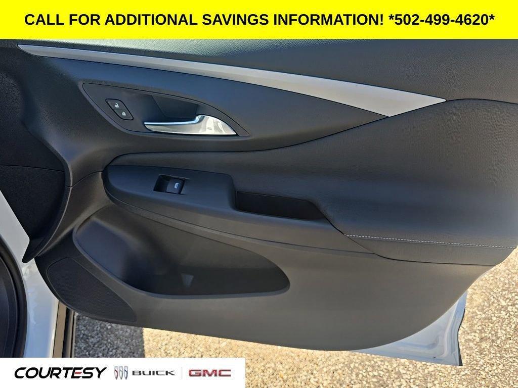 new 2025 Buick Envista car, priced at $25,686