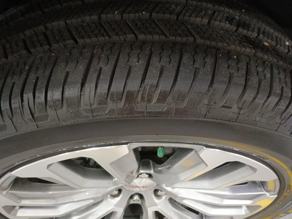 used 2022 GMC Yukon XL car, priced at $48,910