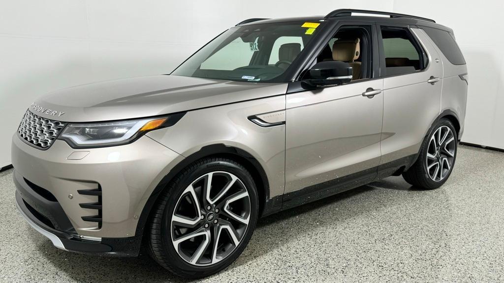 used 2024 Land Rover Discovery car, priced at $74,589