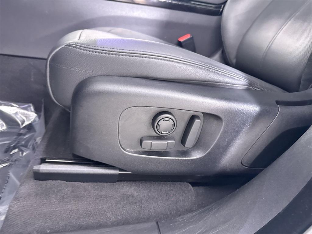 used 2025 Land Rover Range Rover Velar car, priced at $49,842