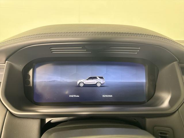used 2024 Land Rover Discovery car, priced at $69,989
