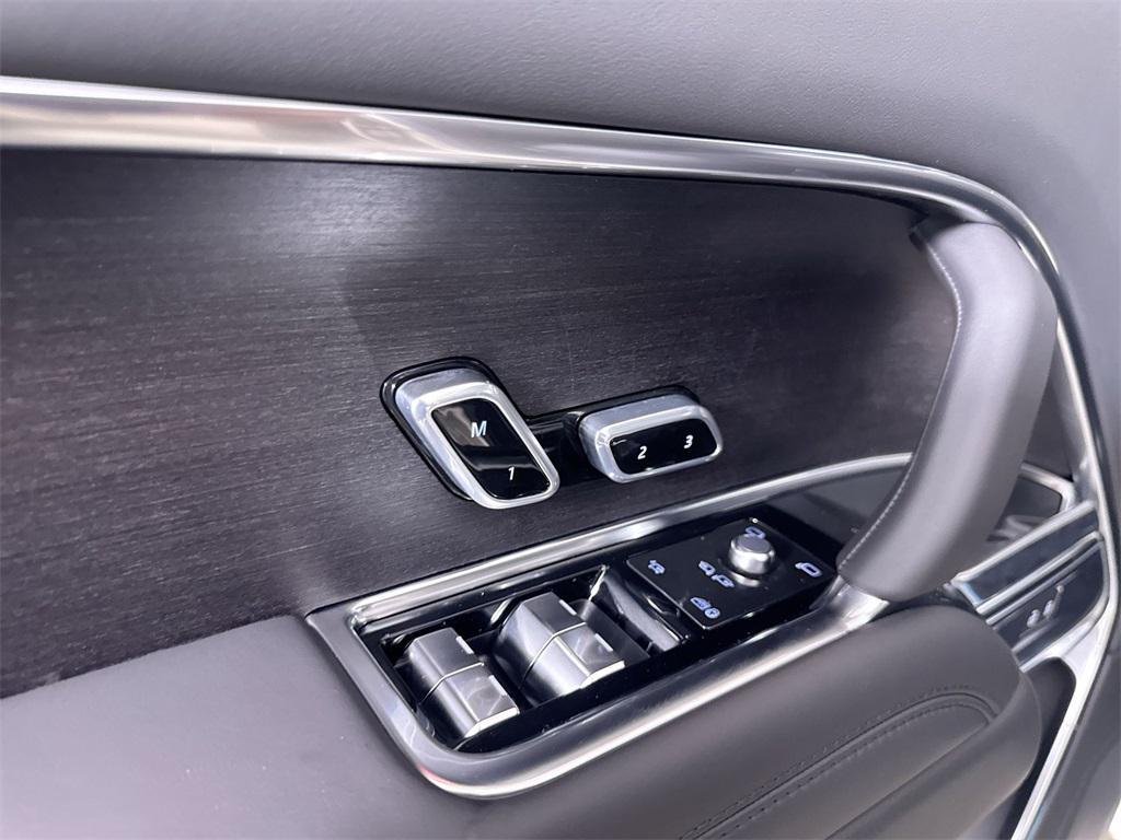 new 2025 Land Rover Range Rover car, priced at $135,945