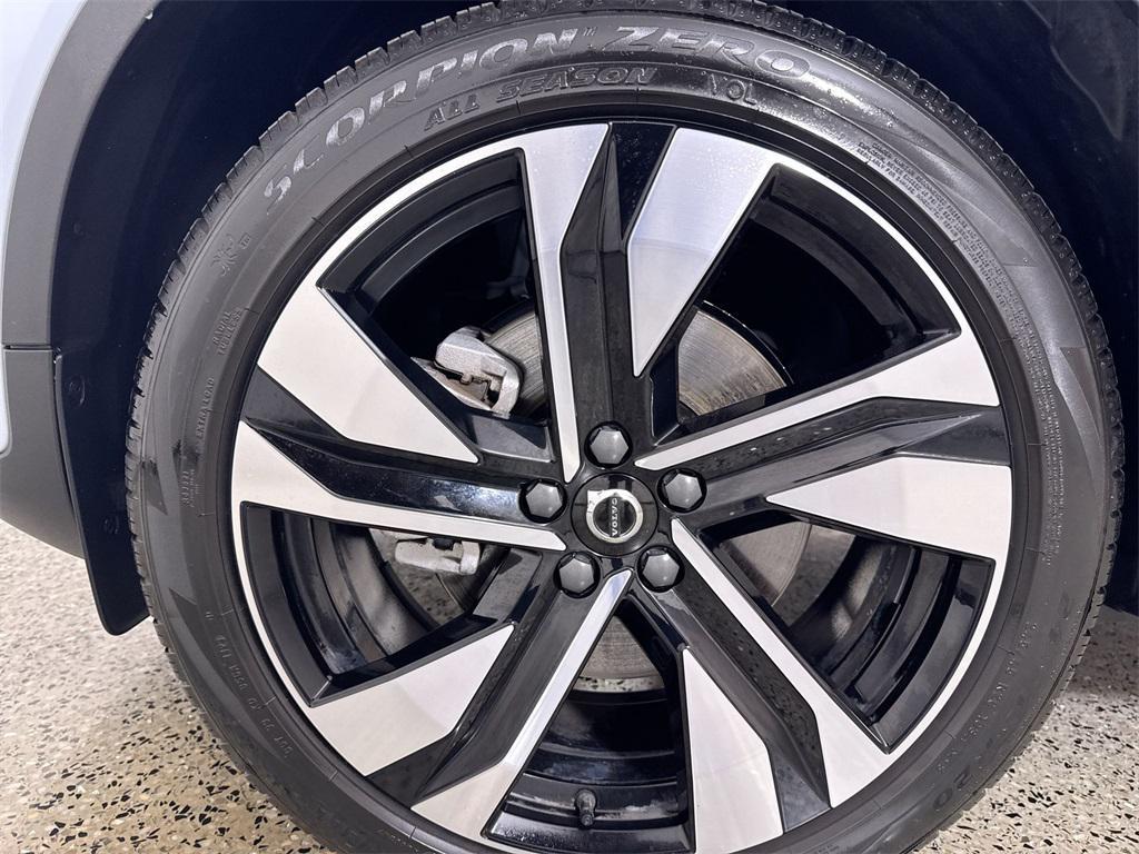 used 2024 Volvo XC40 car, priced at $32,874