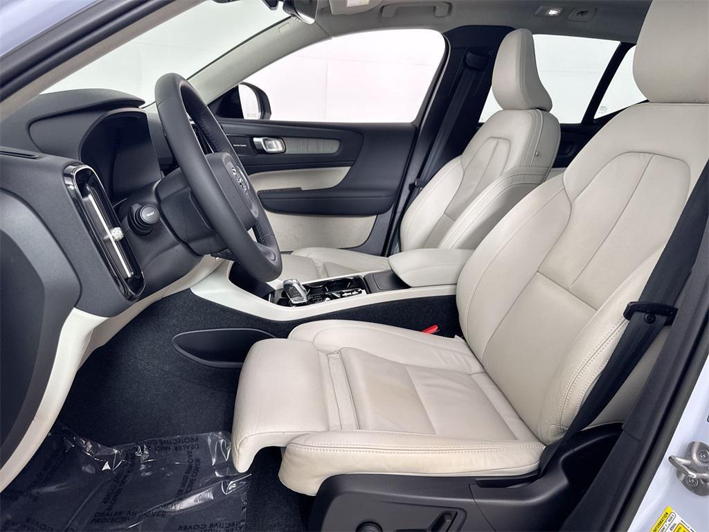 used 2024 Volvo XC40 car, priced at $32,874