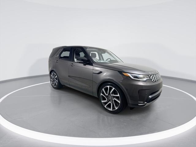 new 2025 Land Rover Discovery car, priced at $67,443