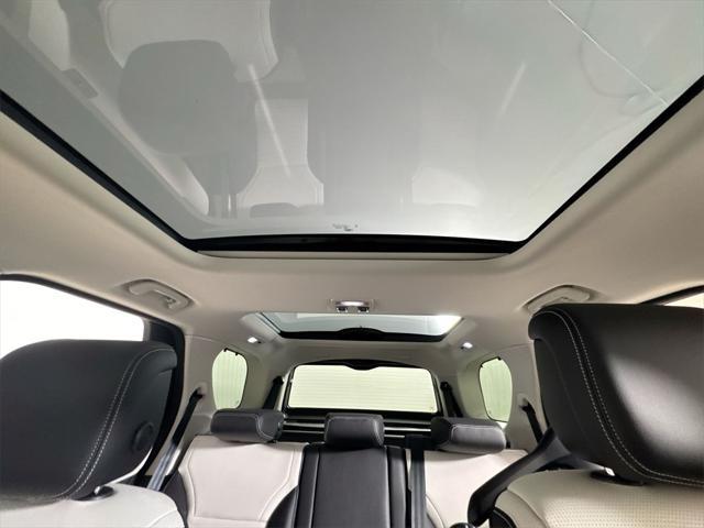 new 2025 Land Rover Discovery car, priced at $67,443