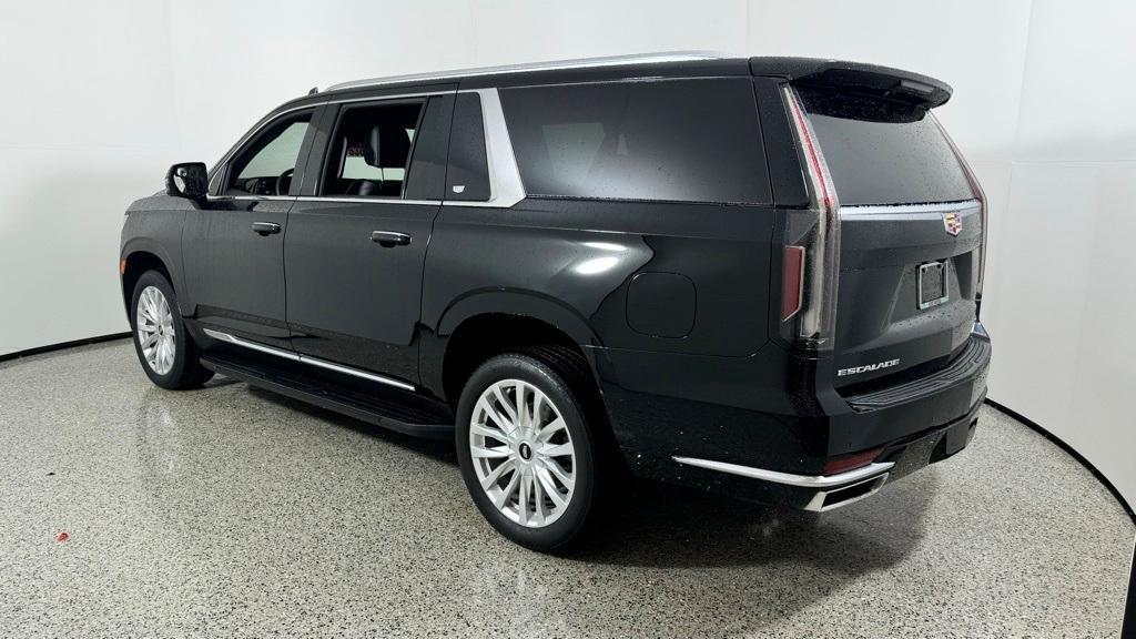 used 2023 Cadillac Escalade ESV car, priced at $88,989