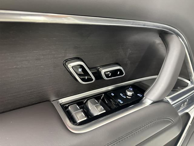 new 2025 Land Rover Range Rover car, priced at $125,525