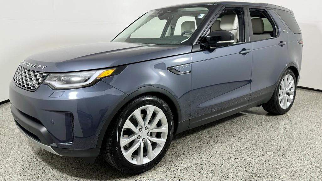 new 2024 Land Rover Discovery car, priced at $63,425