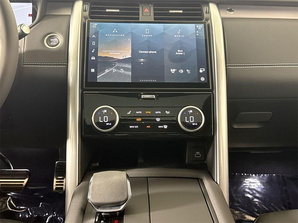 new 2025 Land Rover Discovery car, priced at $76,043