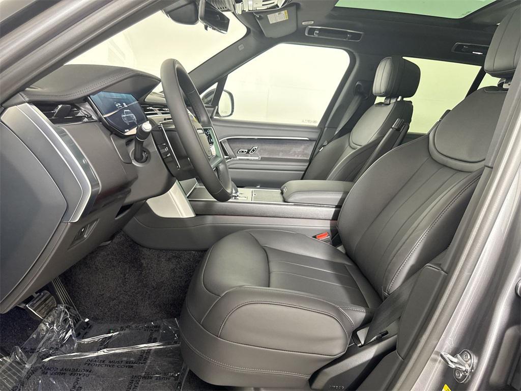 new 2025 Land Rover Range Rover car, priced at $133,995